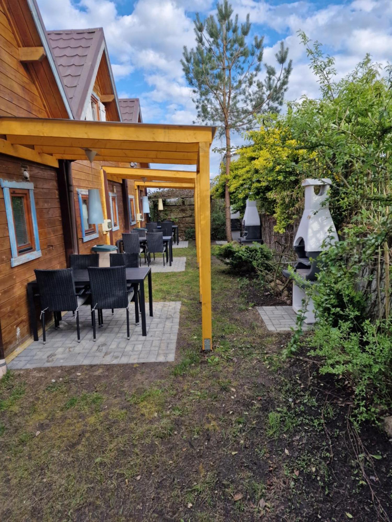 Domki Rekin Podgrzewany Basen Z Brodzikiem Oraz Klimatyzacja Rewal Exterior photo